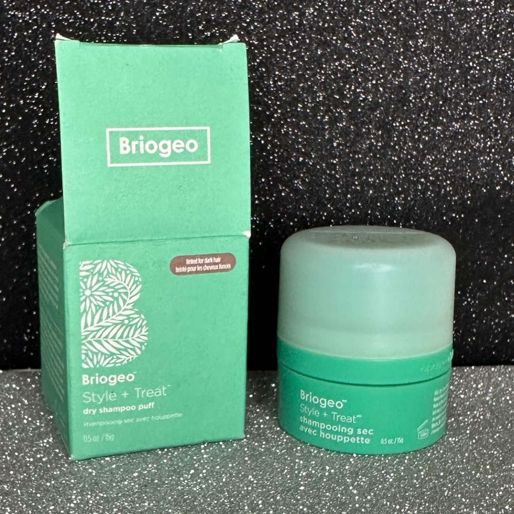 Briogeo Style + Treat Dry Shampoo Puff- Tinted For Dark Hair